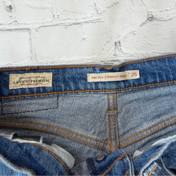 Levis Woman’s Classic Blue Premium Jeans Ribcage Straight Ankle Jeans size 25 - Picture 8 of 11